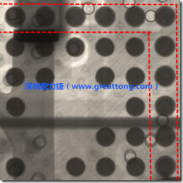 BGA錫球尺寸小于0.4mm，采用降低BGA內(nèi)圍襲球的錫膏量所得到X-Ray，稍微留意一下可以發(fā)現(xiàn)最外圈的錫量(圓的直徑)比其他內(nèi)圍的錫球上的錫量來(lái)得多一點(diǎn)點(diǎn)。也就是外圈的黑色圓形直徑比內(nèi)圈的圓形來(lái)得大一點(diǎn)點(diǎn)。