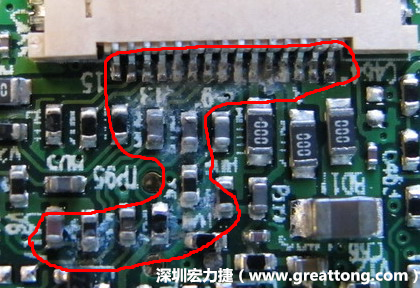 電路板疑似腐蝕氧化，懷疑電流異常過熱造成