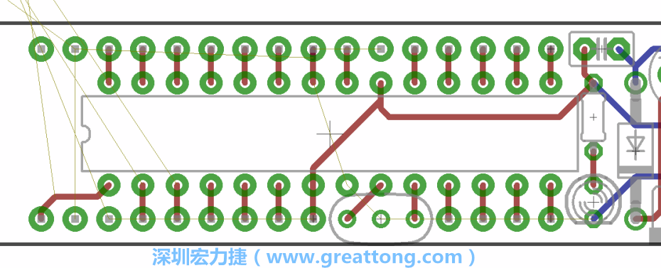 諧振器應(yīng)擺放在ATmega微控制器的針腳8、9和10旁邊，在共鳴器和微控制器中間的高頻信號(hào)線應(yīng)該要愈短愈好，此外，其它的信號(hào)線應(yīng)該要遠(yuǎn)離這個(gè)區(qū)域且配置在諧振器的下方，這樣做是為了防止不必要的無線電波干擾。