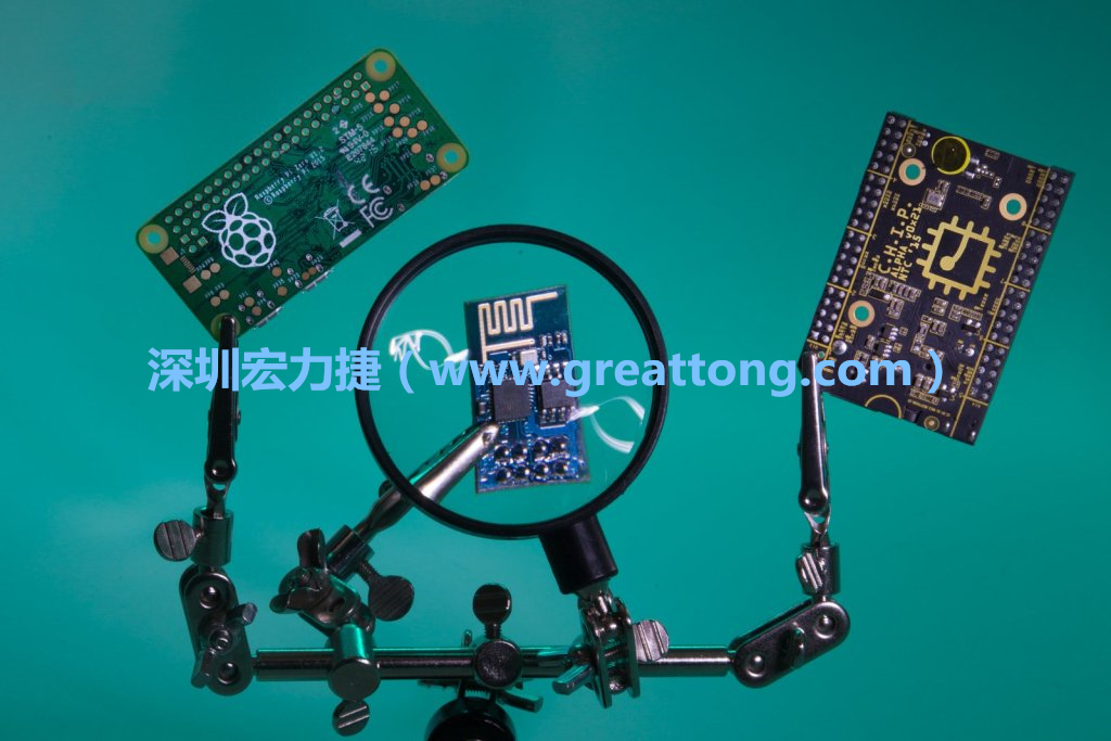 A Raspberry Pi Zero、ESP8266和CHIP。