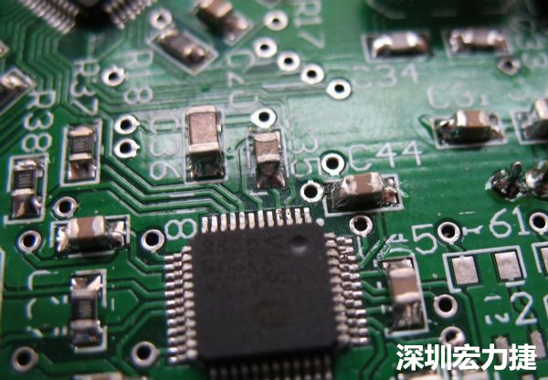 音訊電路訊號(hào)品質(zhì)，是影響操作體驗(yàn)的關(guān)鍵，電路布局要特別注意。