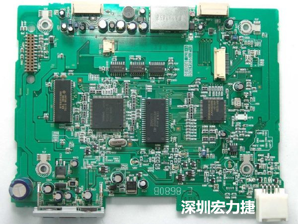 大面積PCB若電子元器件數(shù)量多、重量較重，板材強度不夠時容易產(chǎn)生PCB中央部凹陷問題。
