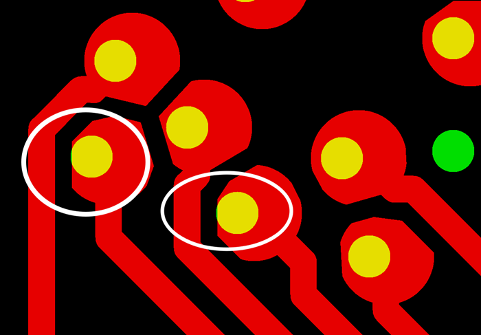 PCB生產(chǎn)會(huì)產(chǎn)生同一方向性的小小量偏移，焊盤被削的方向無規(guī)則，最惡劣的情況還會(huì)出現(xiàn)個(gè)別孔破焊環(huán)